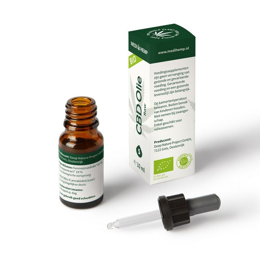 hemp extract open bottle with pipette